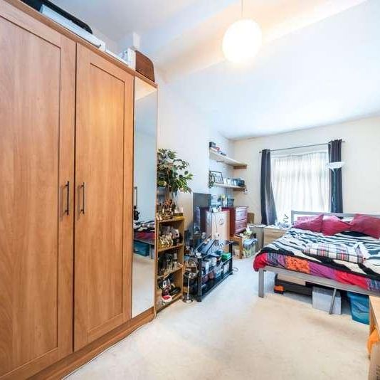 Charlton Church Lane, Charlton, London, SE7 - Photo 1