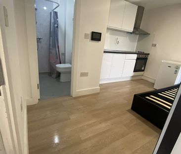 Studio Flat, Gillett Road, CR7 - Photo 5