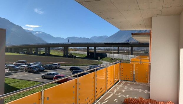 spacious 3.5 pcs bright with balcony and outdoor parking space - Photo 1