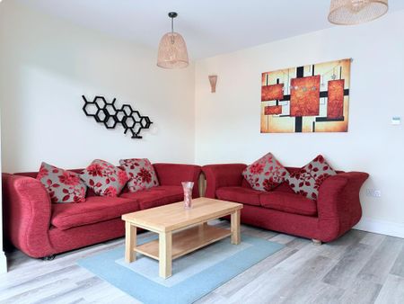 6 bedroom semi-detached house to rent - Photo 2