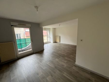 Location - Appartement T4 - 80 m² - Baume-les-Dames - Photo 2