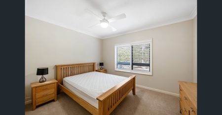 Contemporary 3-Bed 2-Bath Furnished Apartment | 2 Car Parks | Kangaroo Point Waterfront - Photo 3