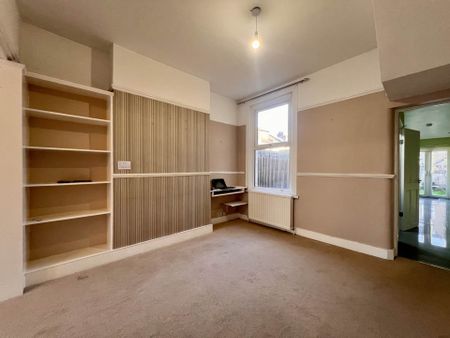 Guide Price £2,500 pcm - Available 29/12/2025 - Unfurnished - Photo 5