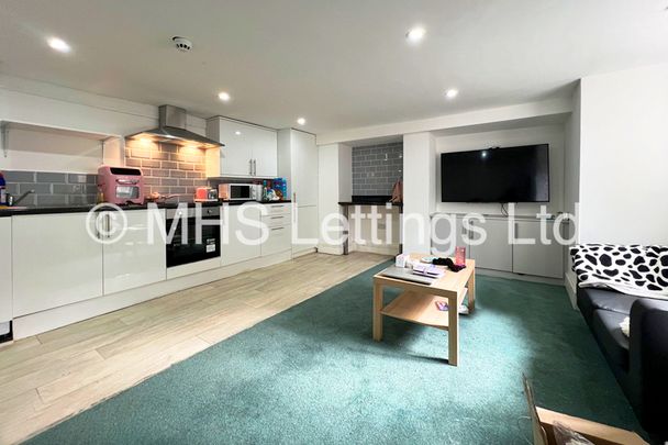 Basement Flat, 2 Grosvenor Road, Leeds, LS6 2DZ - Photo 1