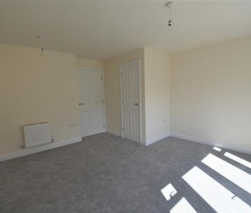 2 bedroom townhouse to rent - Photo 1