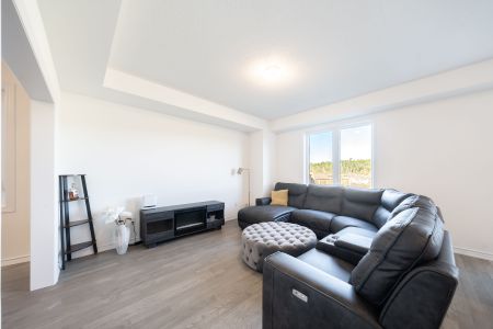 For Lease - 32 Hillcroft Way, Kawartha Lakes, Ontario - Photo 4