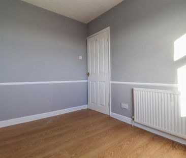 2 bedroom semi-detached house to rent - Photo 6