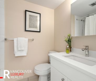 Condo in Downtown Vancouver, BC - Photo 4