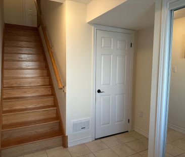 For Lease - 7 Hiscott Drive, Hamilton, Ontario - Photo 2