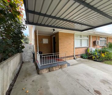 Charming 2 Bedroom Duplex Minutes from the Beach - Photo 4