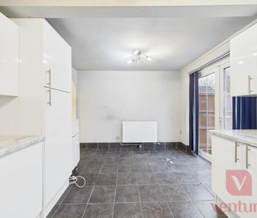 3 bedroom semi-detached house to rent - Photo 5