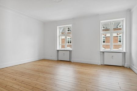 Rigtig lækker central lejlighed med sydvendt altan – Kan anvendes som delelejlighed for 3 - Photo 2