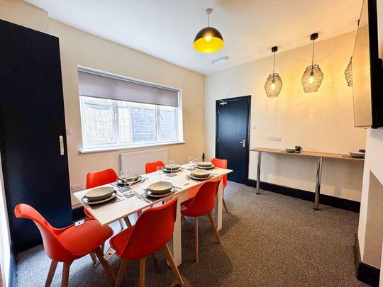 1 bedroom in a house share to rent - Photo 1