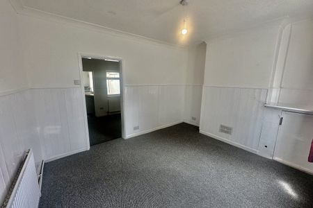 Castle Street - Photo 3