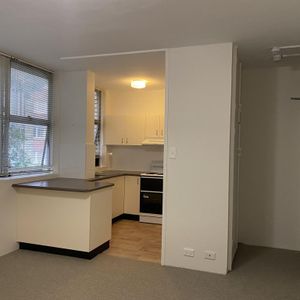 STUDIO APARTMENT IN GREAT LOCATION - Photo 3