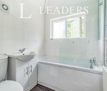 3 bedroom semi-detached house to rent - Photo 2