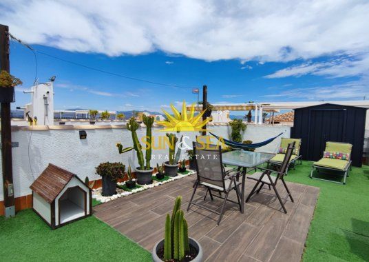 PENTHOUSE RENTAL, 2 BEDROOMS AND 1 BATHROOM