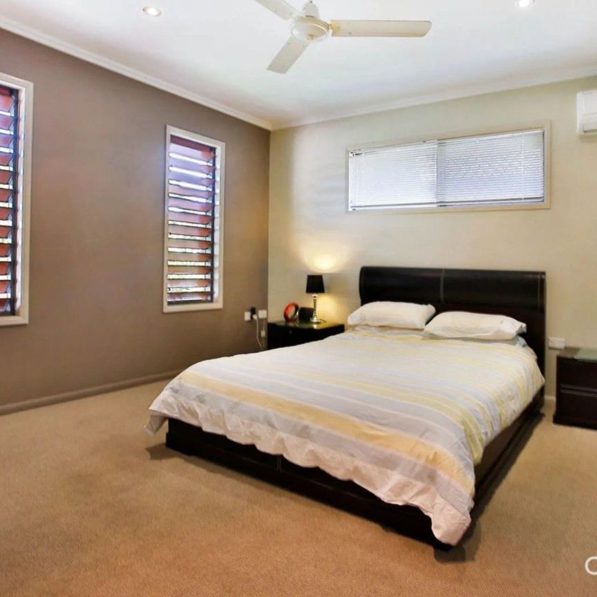 64 Springbrook Parade, - Photo 1