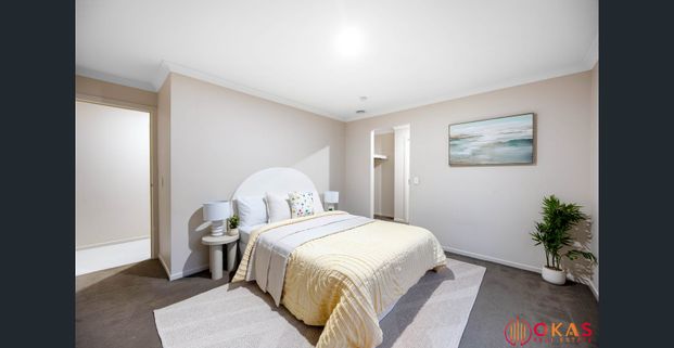 Stunning Family Home in the heart of Tarneit - Photo 1