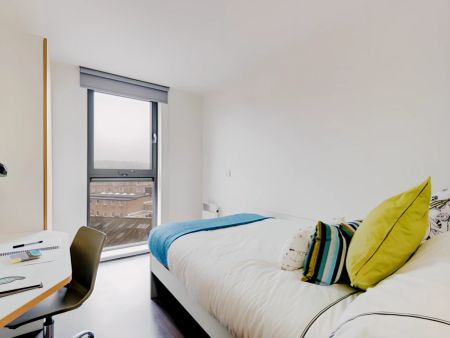 Silver En Suite - Photo 3