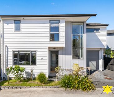 Modern Fully Furnished Family Home in Te Atatu South - Photo 1