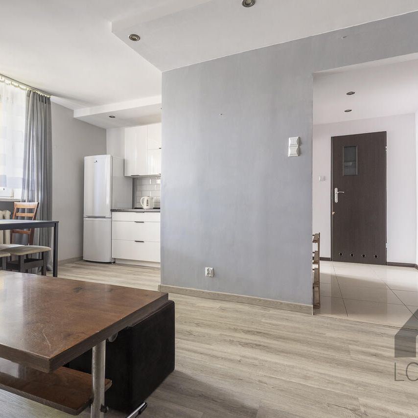 Piękne, dwupokojowe mieszkanie w centrum Jaworzna do wynajęcia | Spacer 3D - Фото 1