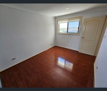 Well-Presented Home Close to Schools & Transport - Photo 2