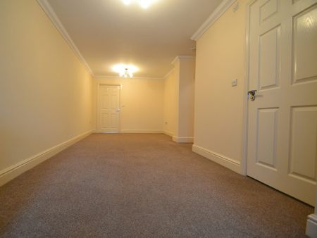 Flat to rent on - Photo 3
