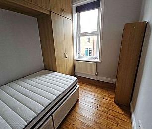 4 bedroom flat to rent - Photo 4