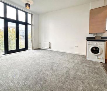 2 bedroom flat to rent - Photo 2