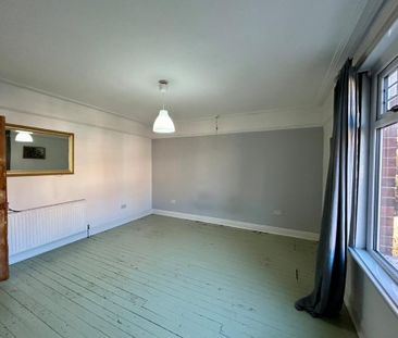4 bedroom end of terrace house to rent - Photo 4