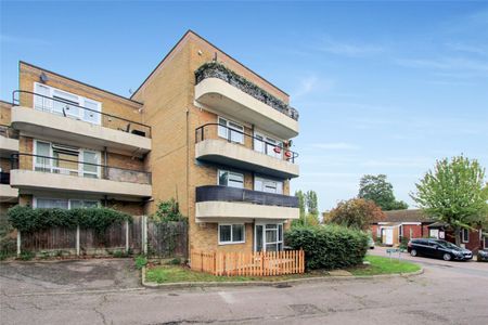 Ryedene Place, Basildon, Essex, SS16 - Photo 4