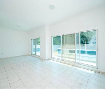 Exclusive Villa | Spacious Layout | Private Garden - Photo 3