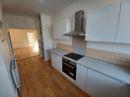 2 bedroom terraced house to rent - Photo 4