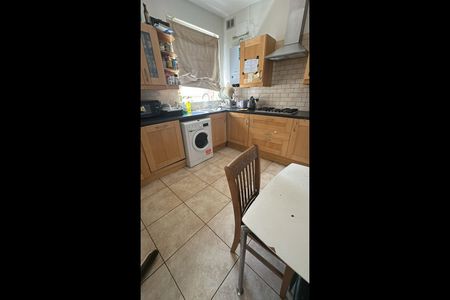 Room in a Shared House, Melrose Avenue, NW2 - Photo 4