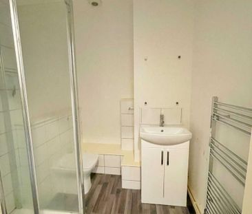 2 bedroom flat to rent - Photo 6