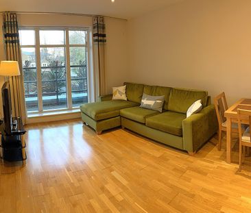 1 Bed Flat, Merchants House, SE10 - Photo 1