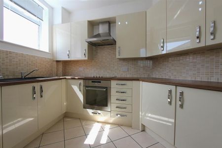 1 bedroom flat to rent - Photo 3