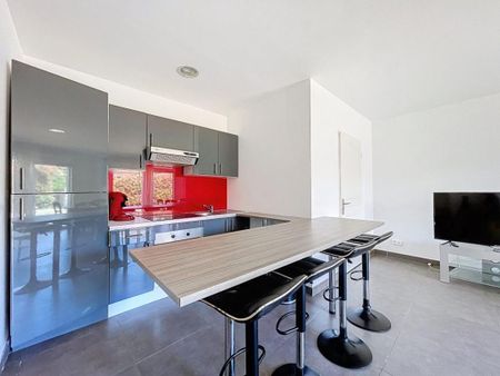 Location Appartement 3 pièces Meublé 85m² AJACCIO 20167 - Photo 5