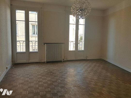 COUTANCES, centre ville - Photo 1