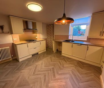 3 bedroom terraced house to rent - Photo 6