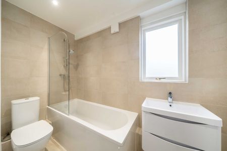 Queenstown Road, Battersea, SW8 - Photo 5