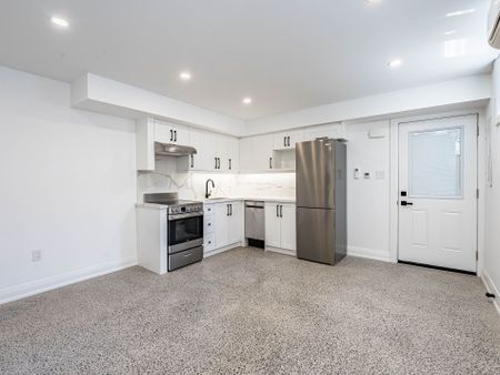 For Lease - 6 Greyton Crescent Unit# Lower, Toronto, Ontario - Photo 5