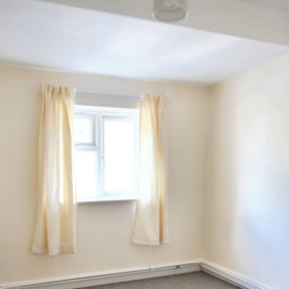 £875 PCM - Photo 1