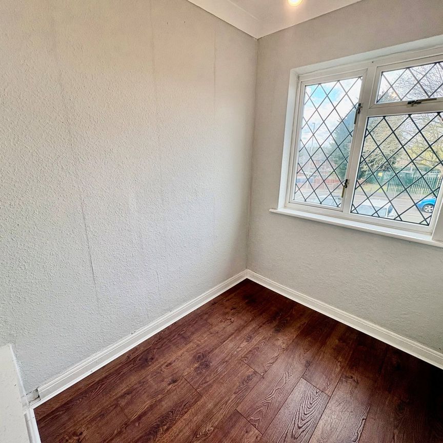 Tiled House Lane, Brierley Hill, DY5 4LT - Photo 1