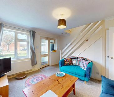 2 bedroom semi-detached house to rent - Photo 2