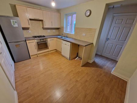 2 bedroom semi-detached house to rent - Photo 4