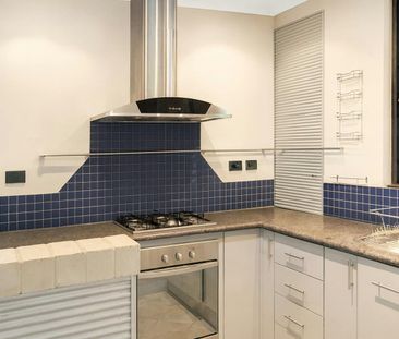 PERFECT HOUSE IN GREAT LOCATION - Photo 3