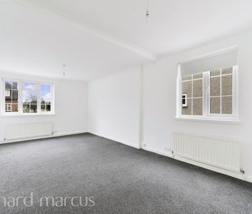 The Broadway, Stoneleigh - Photo 2