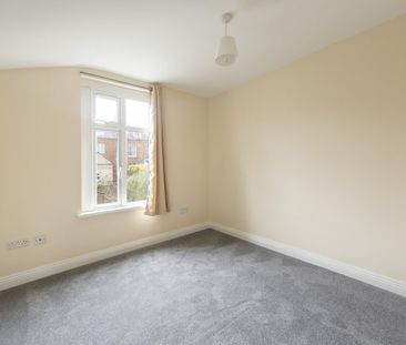 2 Bed Flat - Photo 5